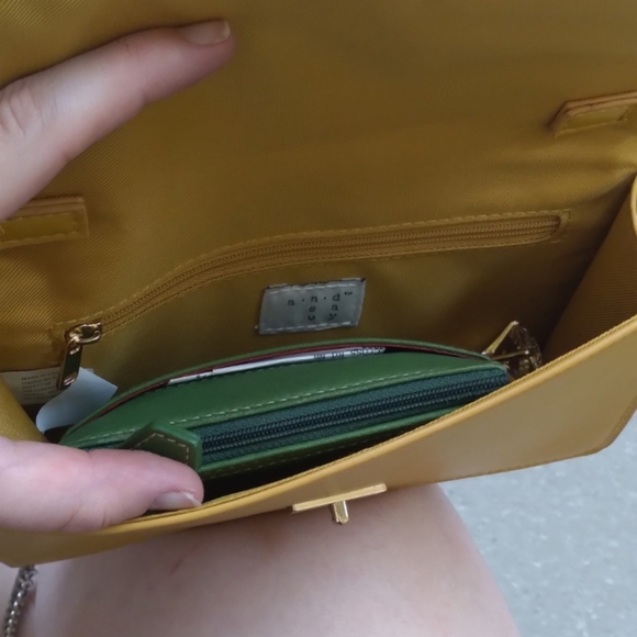 A New Day Small Yellow Purse - Picture 7 of 7